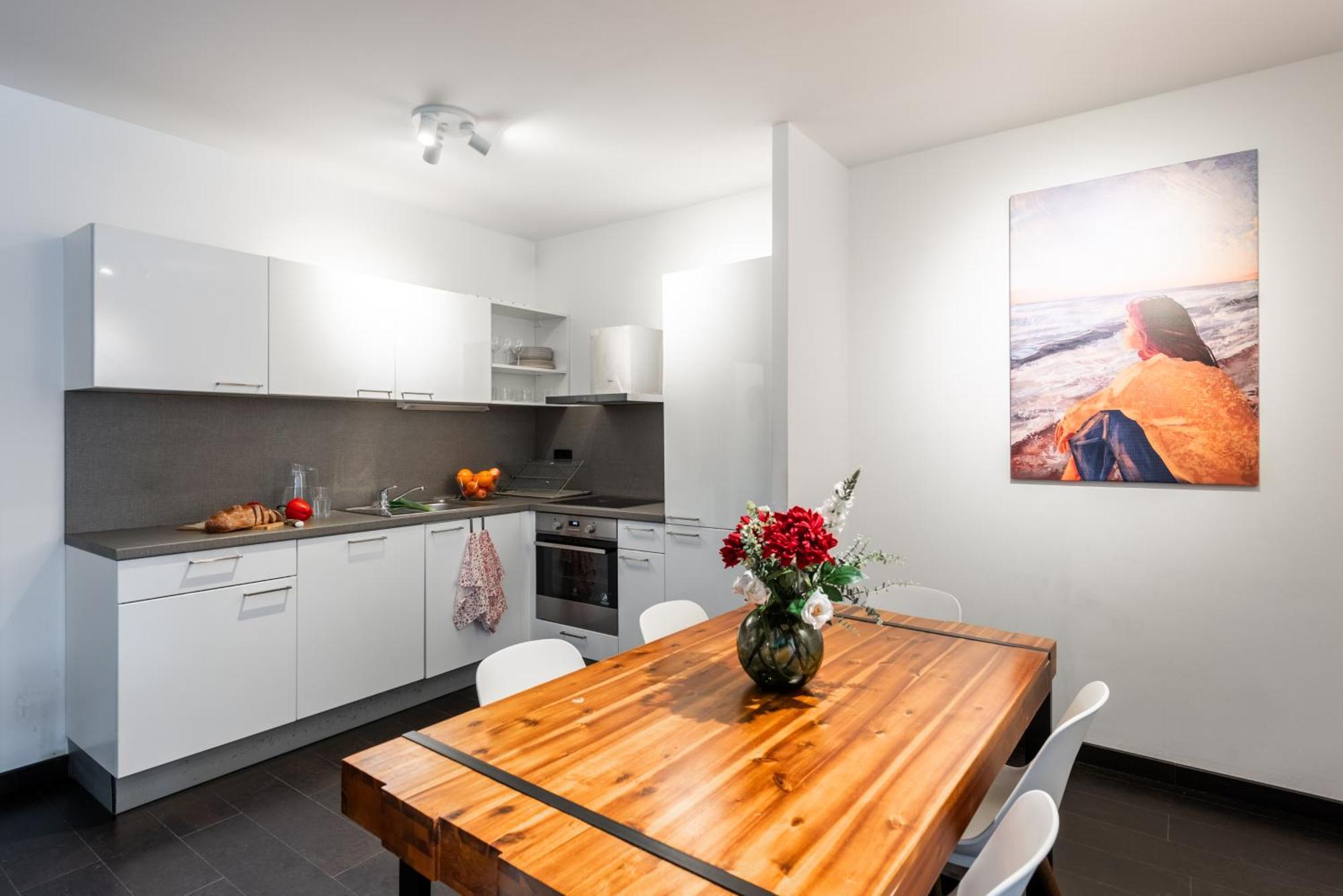 Spacious Apartments Near Karlin Square Prága Kültér fotó