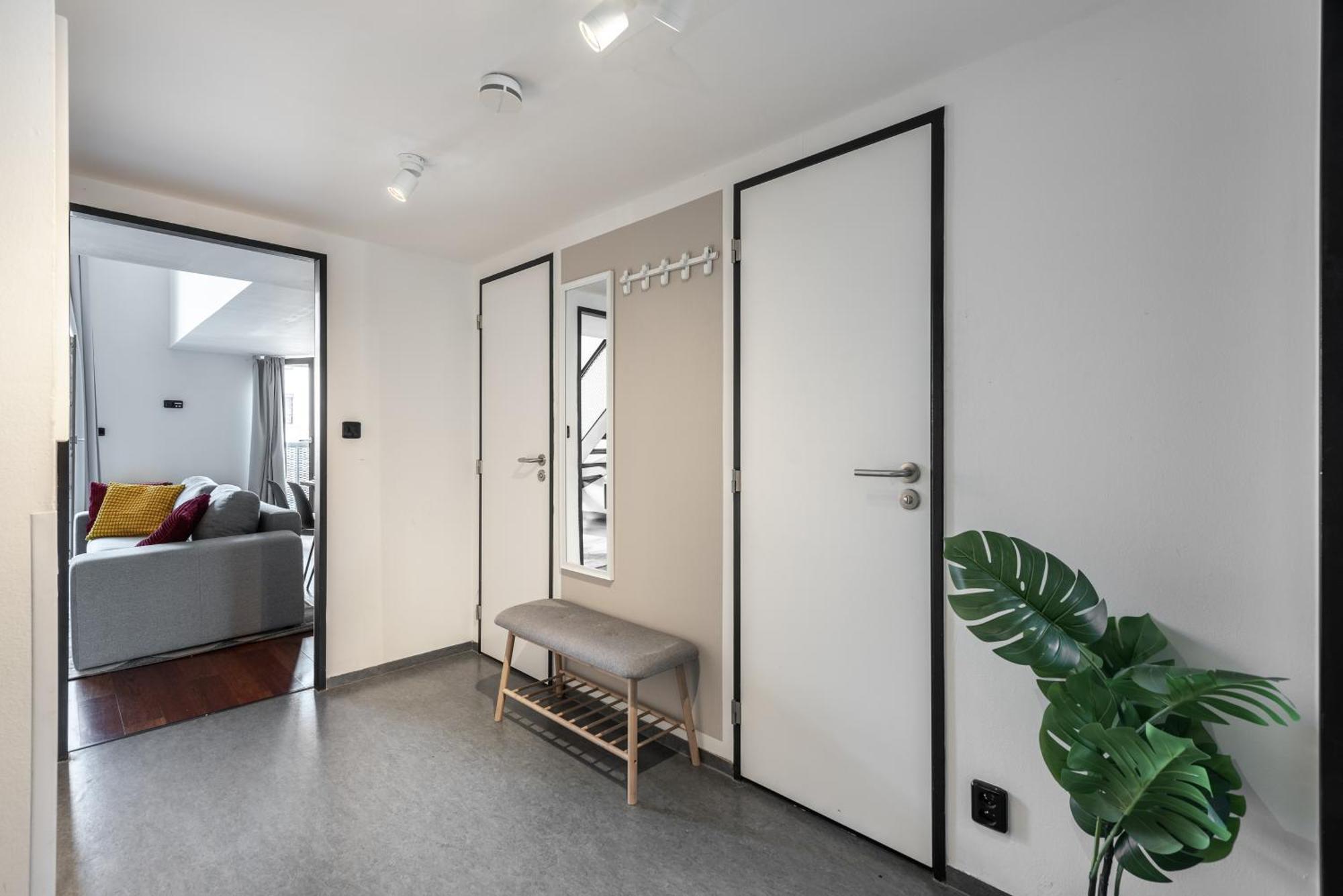 Spacious Apartments Near Karlin Square Prága Kültér fotó