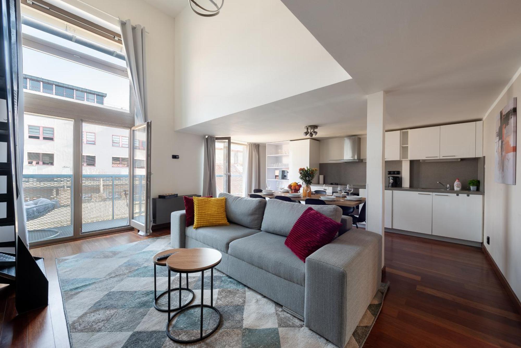 Spacious Apartments Near Karlin Square Prága Kültér fotó